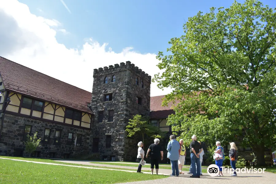 Roycroft Campus