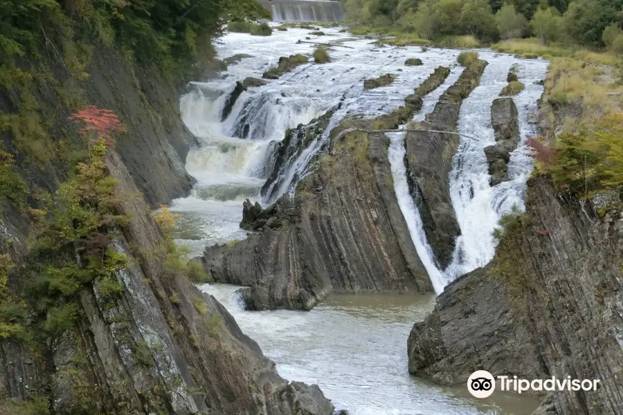 Chidorigataki Waterfall