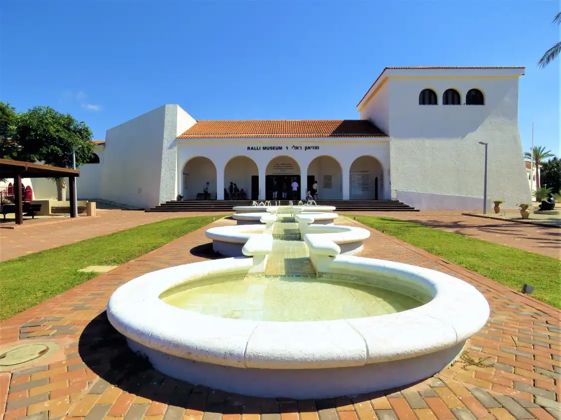 Các khách sạn gần The Caesarea Ralli Museum
