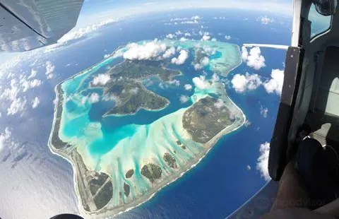 Skydive Bora Bora