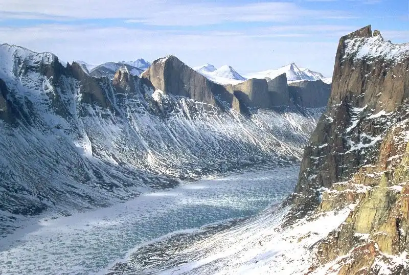Hotels near Baffin Island