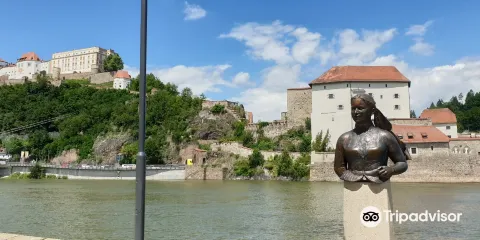 Emerenz Meier Statue