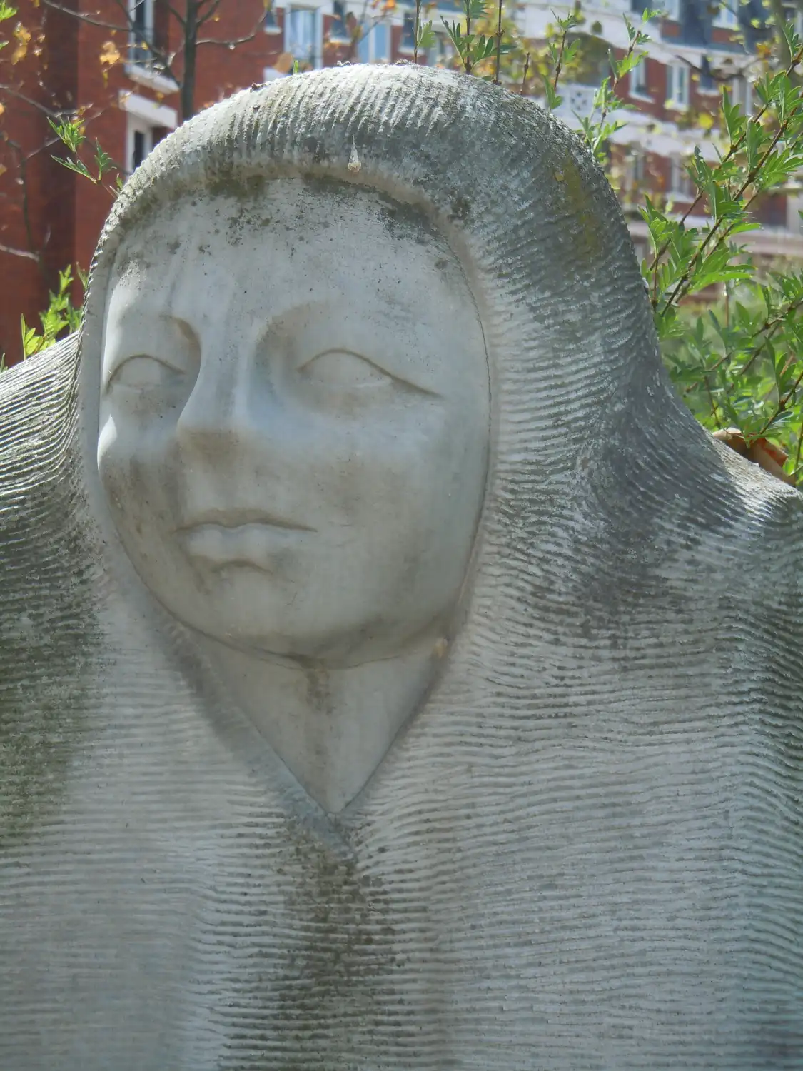 Statue Poeme Mythique附近的飯店