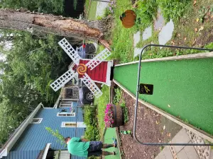 Nutty Putty Miniature Golf