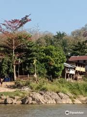 Huay Pu Keng - Kayan Village