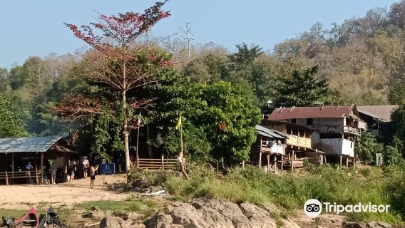Huay Pu Keng - Kayan Village