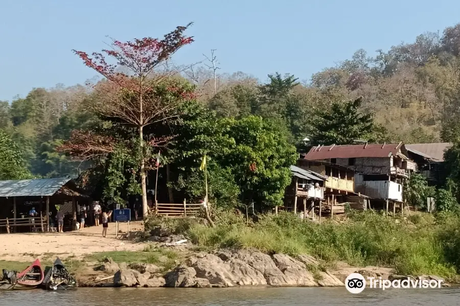 Huay Pu Keng - Kayan Village