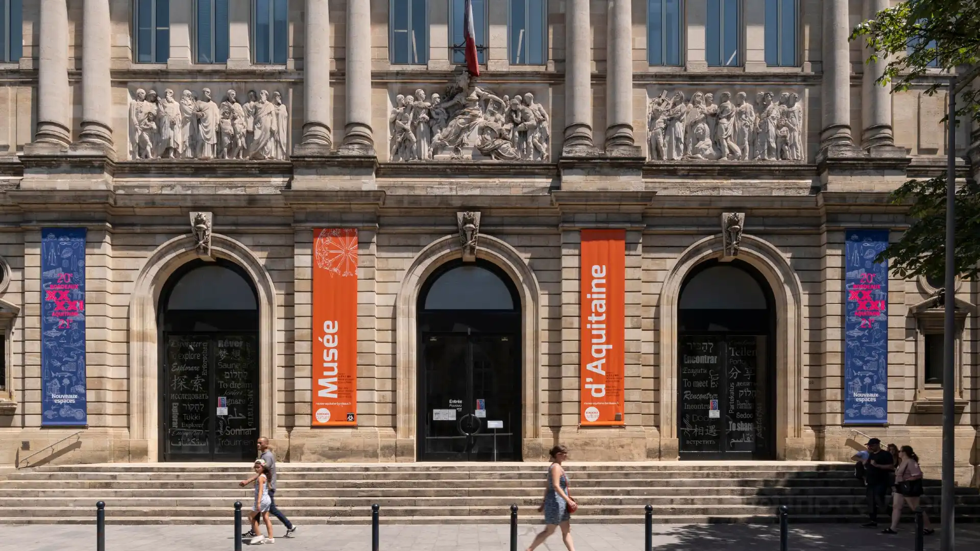 Hotels near Musee d'Aquitaine