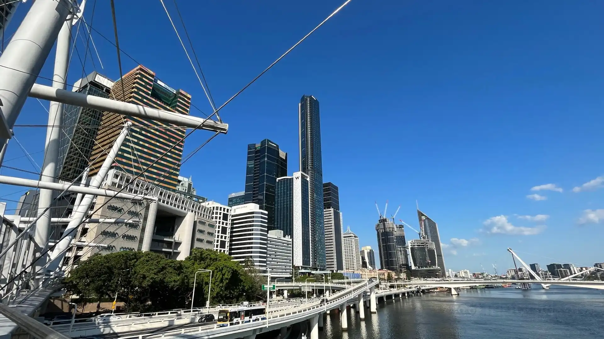 Hotels near Kurilpa Bridge