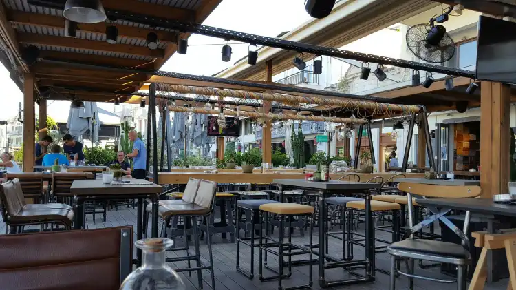 Hotels near Lux Cafe