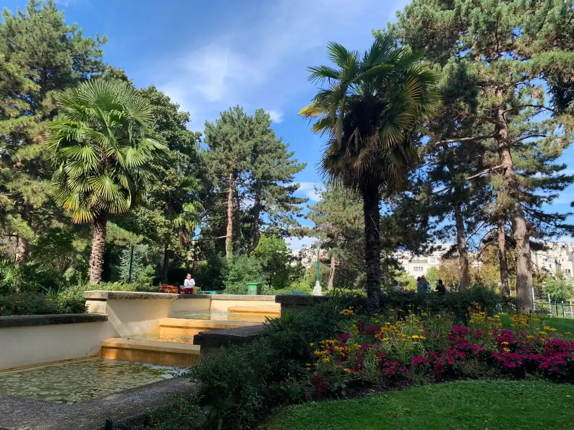 Hotels near Square de la Roquette