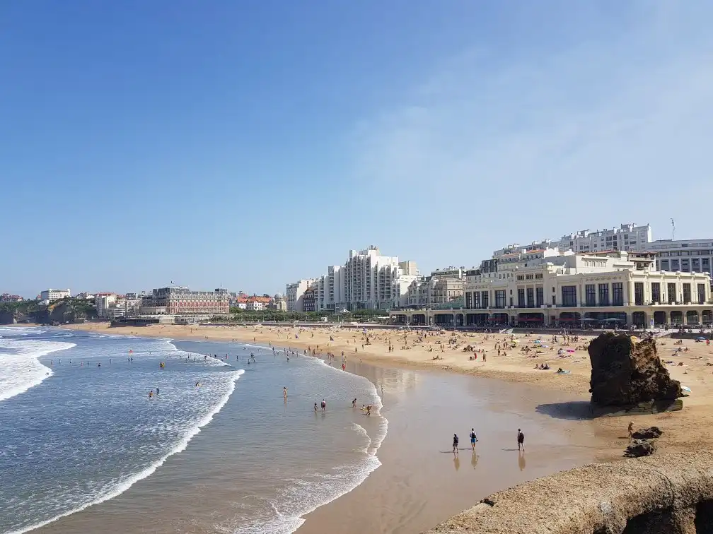 Hotels near Plage du Miramar