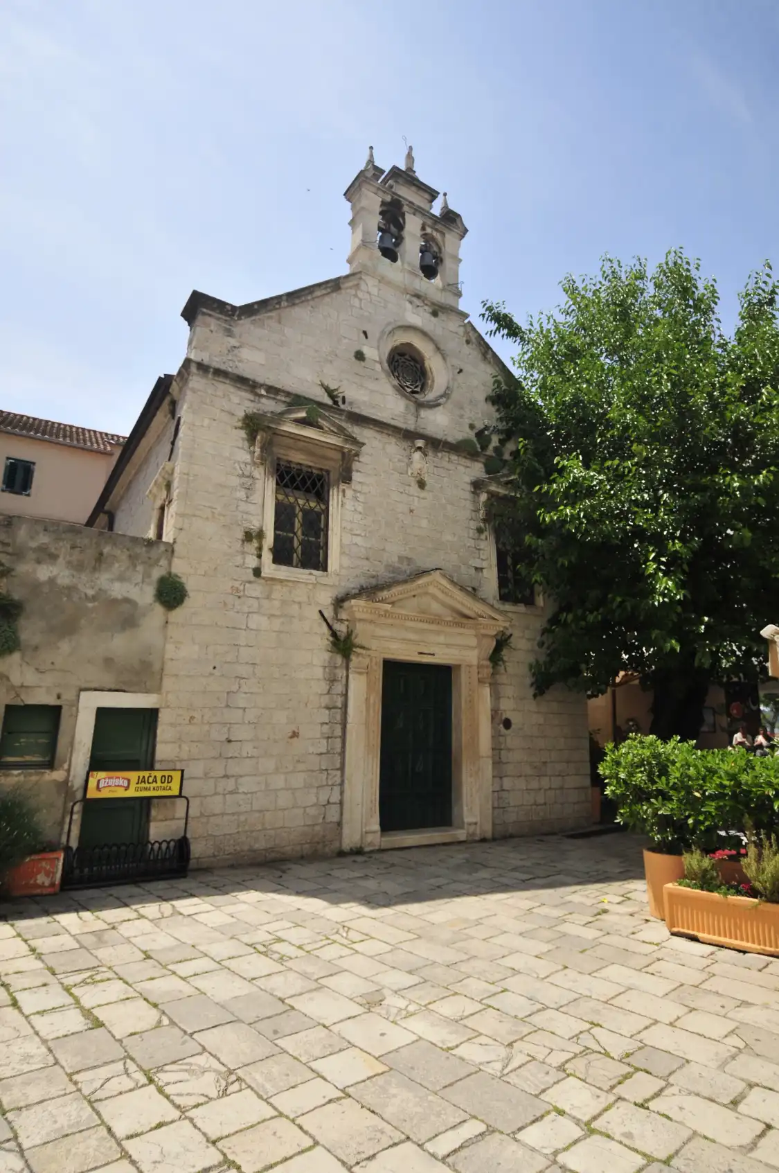 Hotels near Church of St. Nicholas