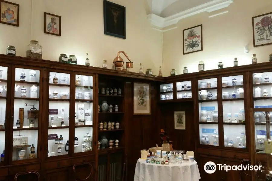 Antica Farmacia Erboristica Sant'Anna dei Frati Carmelitani Scalzi