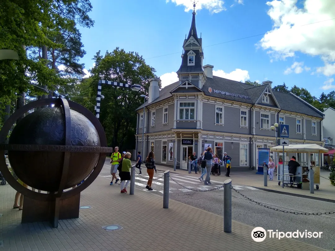 3_Globe