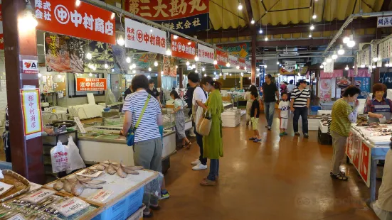 鳥取港海鮮市場かろいち