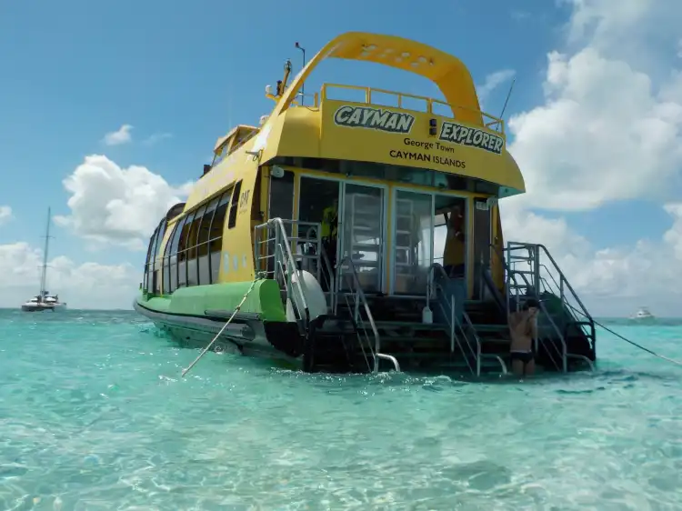 Hotels near Stingray City Charters