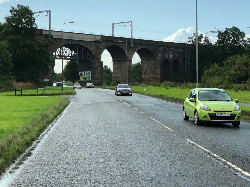Hotels near Broxburn Viaduct