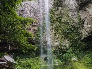 Dangyō-no-taki Waterfalls
