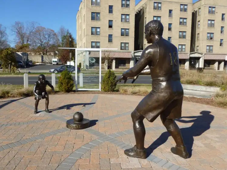 Hotels in der Nähe von Basketball Monument