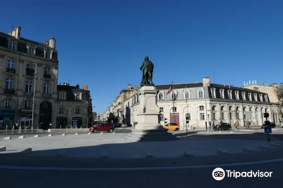 Statue du Marquis de Tourny