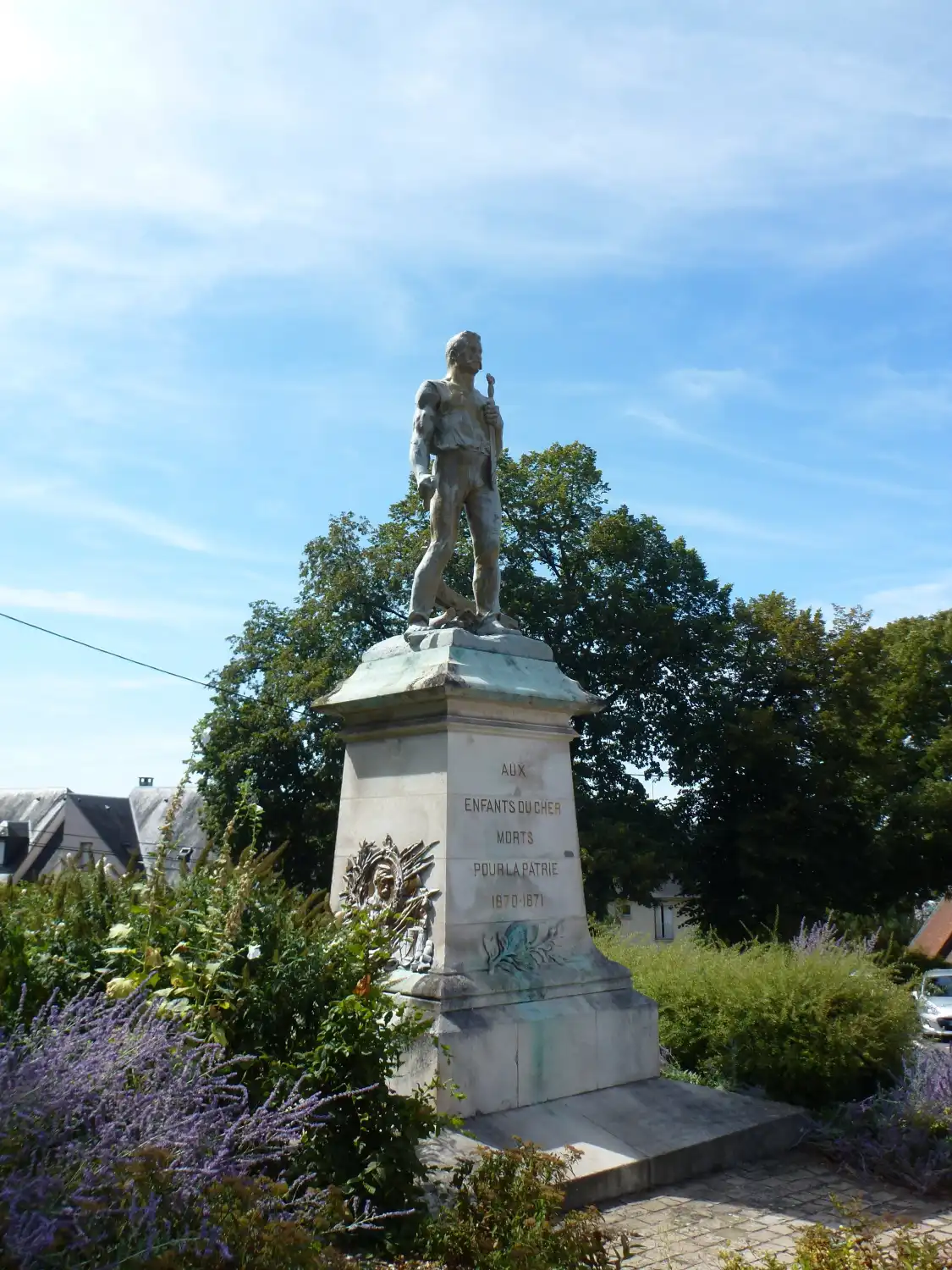 Hotels near Monument Aux Enfants Du Cher Morts Pour La Patrie 1870 - 1871