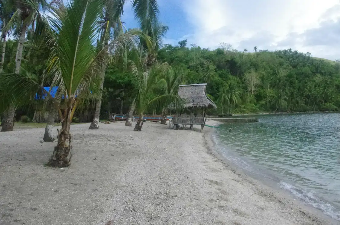 Hotels near Bagatao Island
