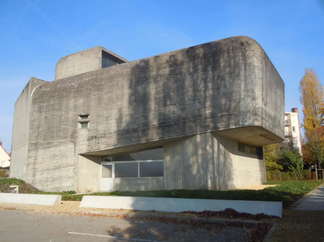 Hotels near Eglise Sainte-Bernadette du Banlay