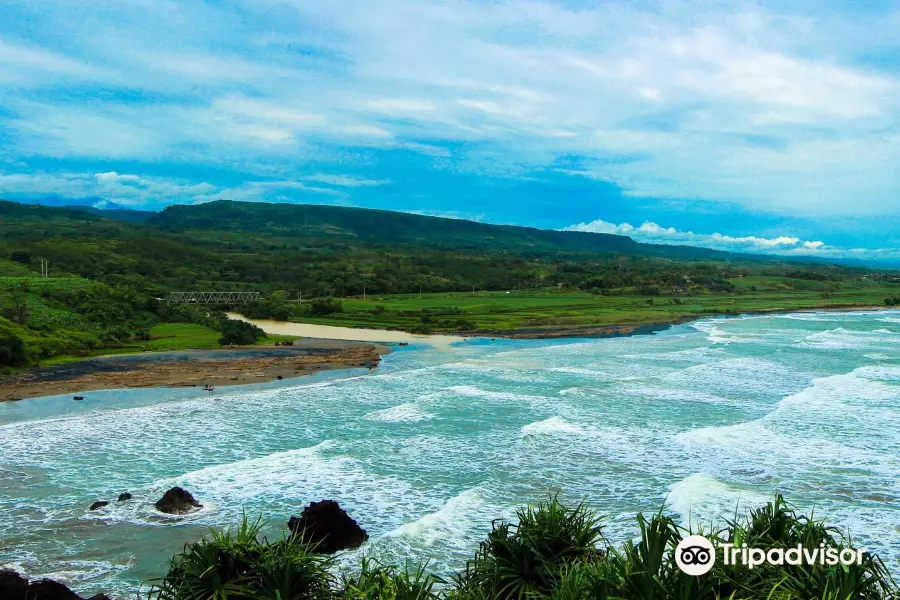 Puncak Guha Beach