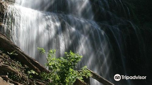 Bridal Veil Falls Waterfall