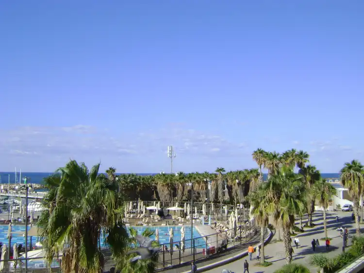 Hotels near Tel Aviv Marina