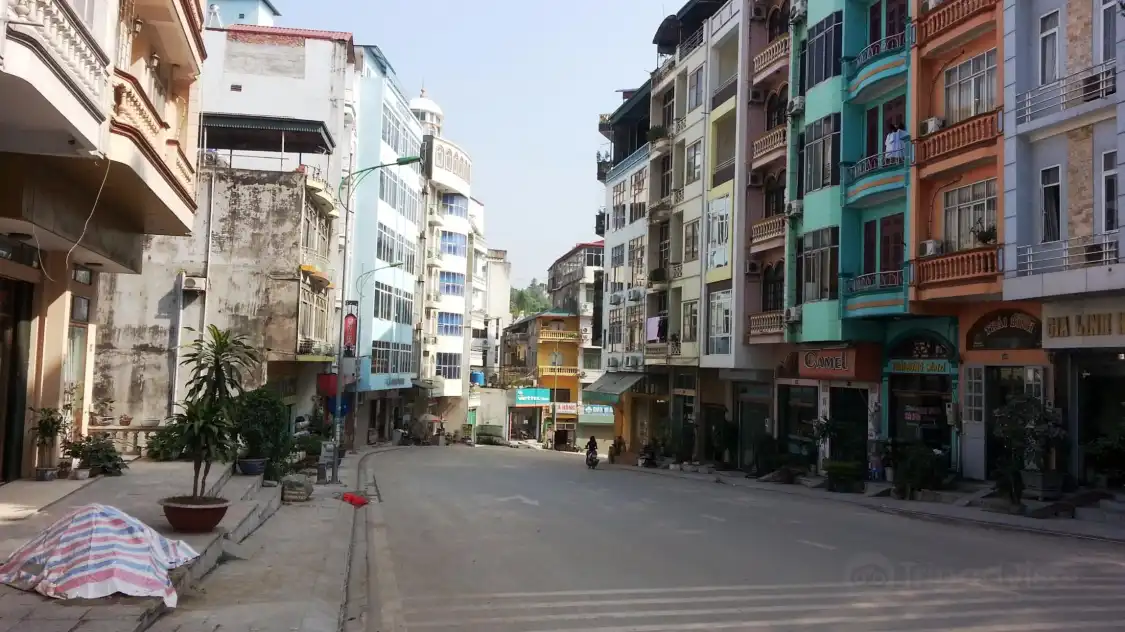 Hotels near Bai Chay Commercial Center