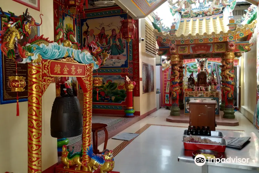 Chao Pho Mae Klong Shrine