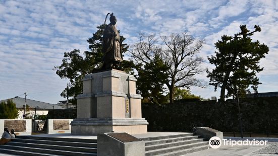 Bronze Statue of Naomasa Nabeshima
