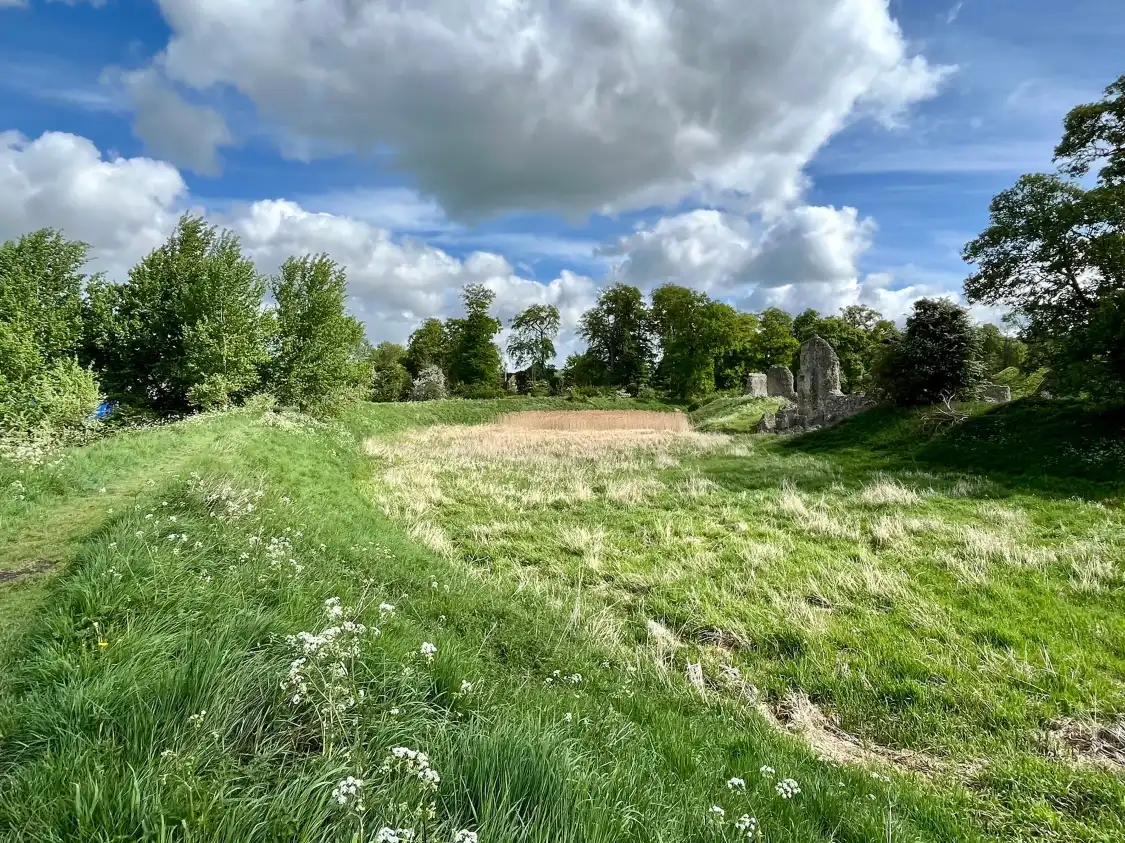 Hotels near Berkhamsted Castle