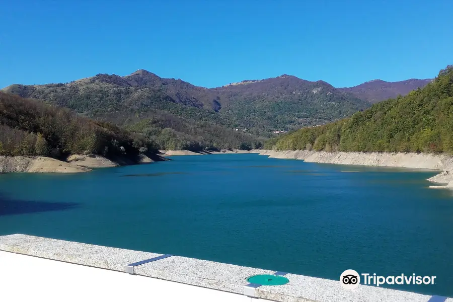 Lago del Brugneto