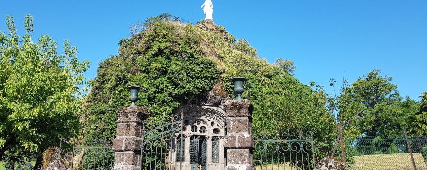 Chapelle Monolithe