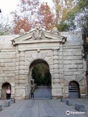 Puerta de Las Granadas