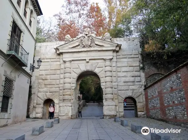 Puerta de Las Granadas