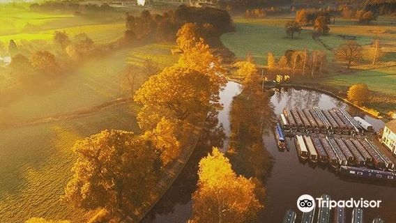 Crest Narrowboats