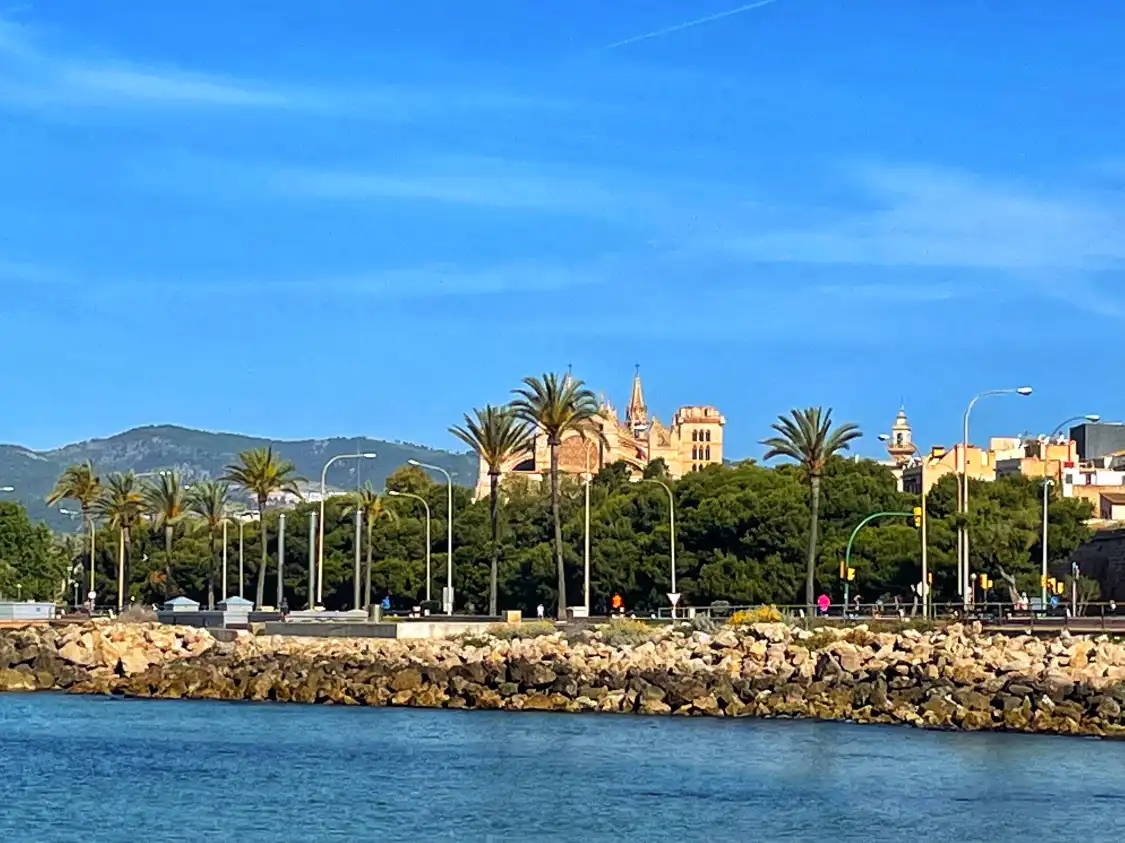Hotels near Platja Ca'n Pere Antoni