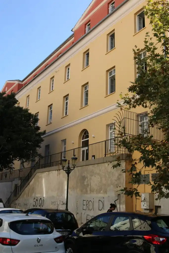 Hotels near Le couvent des missionnaire Lazaristes