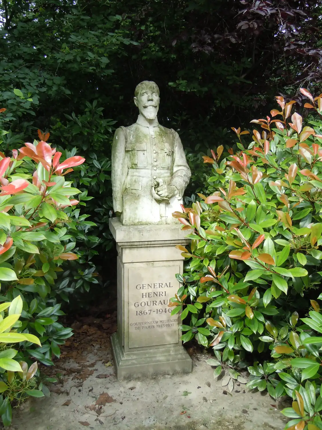 Hotels near Statue du General Henri Gouraud