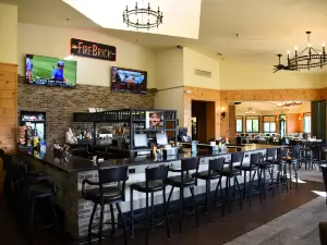 Young's Golf - Recreation - Dining