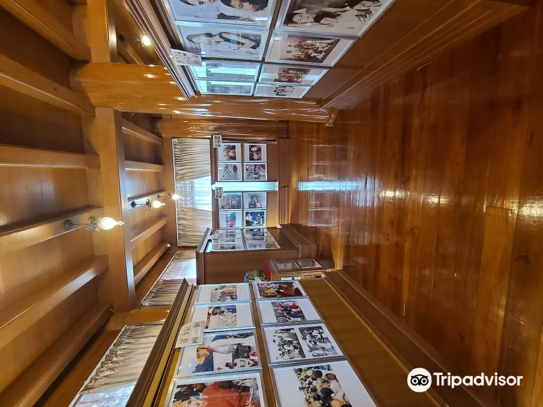 2_Golden Teak Museum