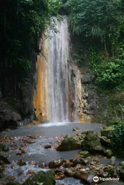 Diamond Falls Botanical Gardens & Mineral Baths