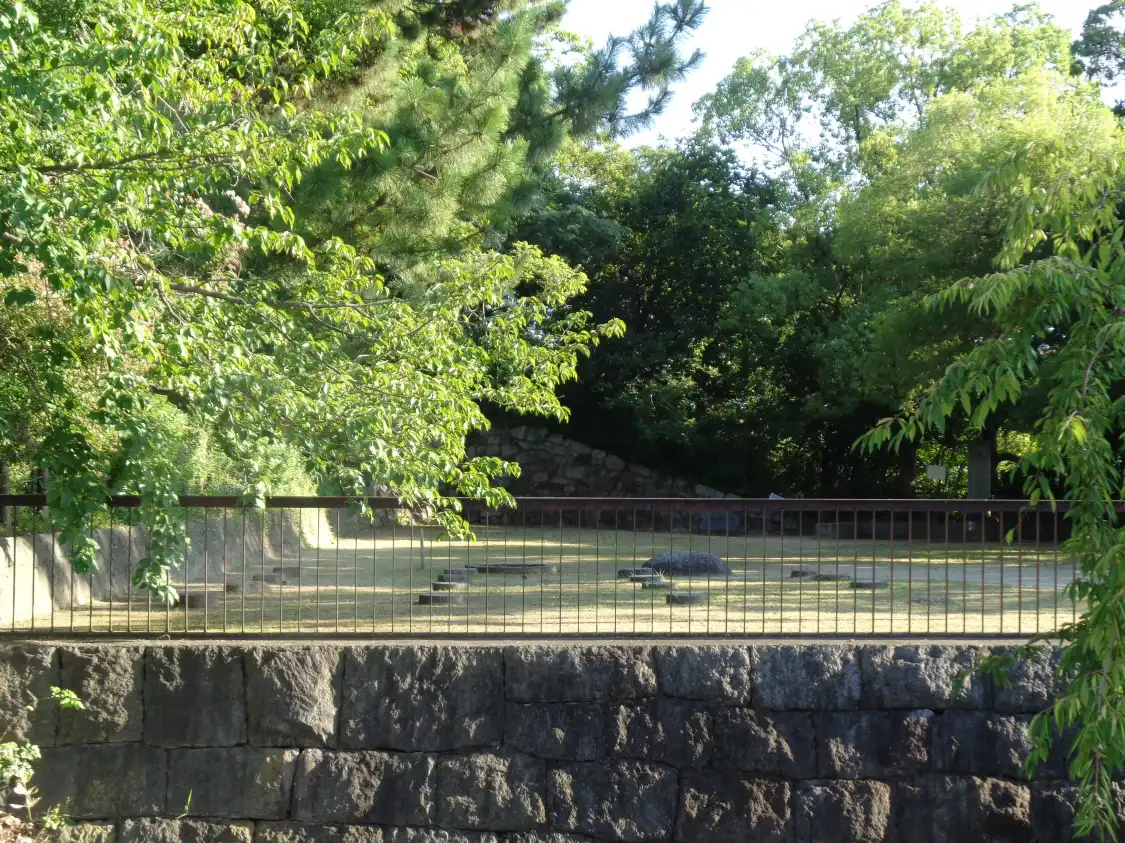 Hotels near Arioka Castle Ruins