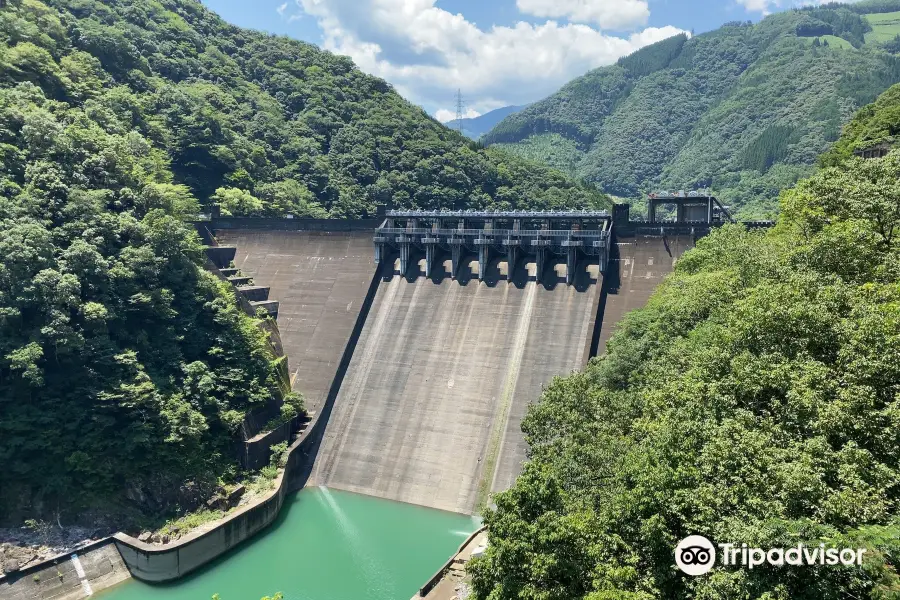 Tsukabaru Dam (instead of Tsukahara Dam)