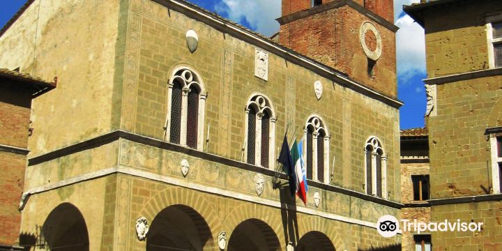 Piazza Pio II