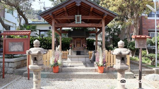 Antokugu Shrine and Shinriko Benzaiten